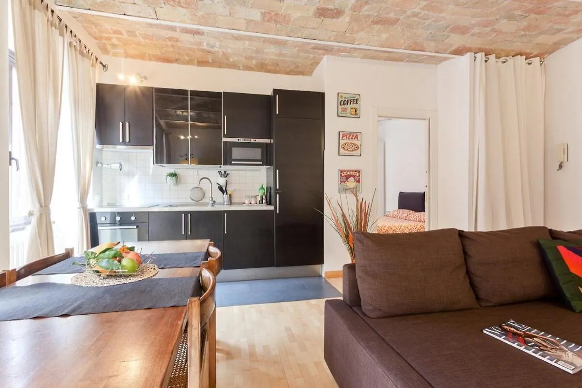 Roma Pizza & Mandolino Apartment
